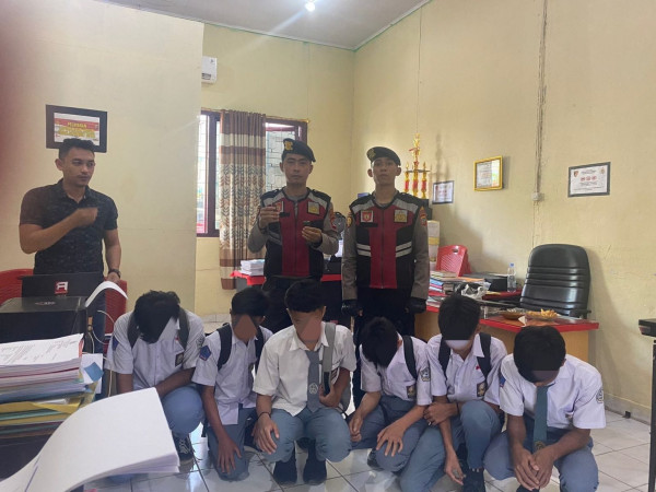 Bolos Sekolah, Pelajar SMA di Kotamobagu Kedapatan Bawa Sajam