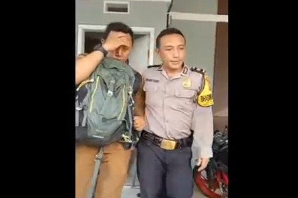 Selingkuh, 2 Guru SMK di Majalengka Digerebek saat Asyik Lucuti Seragam di Kamar