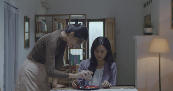 Review Film Telor Ceplok: Retak Rumah Tangga karena Makanan