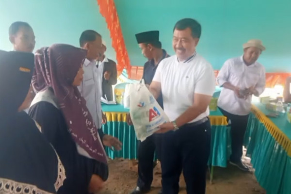 Disaksikan Caleg Perindo Andi Asmara, Kades Mekar Jaya Terharu Terima Lahan Bekas Tambang MNC Energy