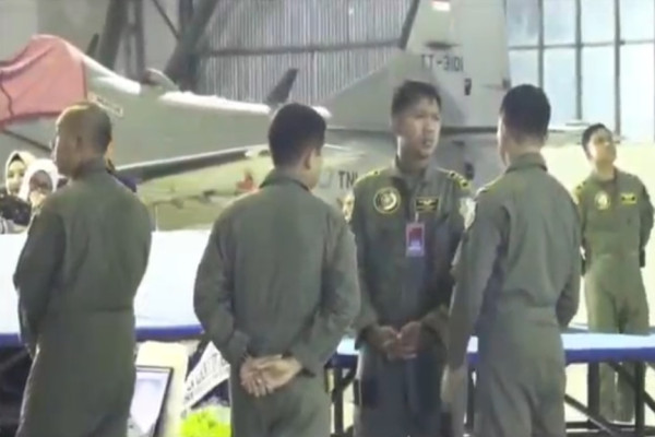 Berselimut Duka, 4 Jenazah Perwira TNI AU Korban Super Tucano Disemayamkan di Hanggar Skadron Udara 21