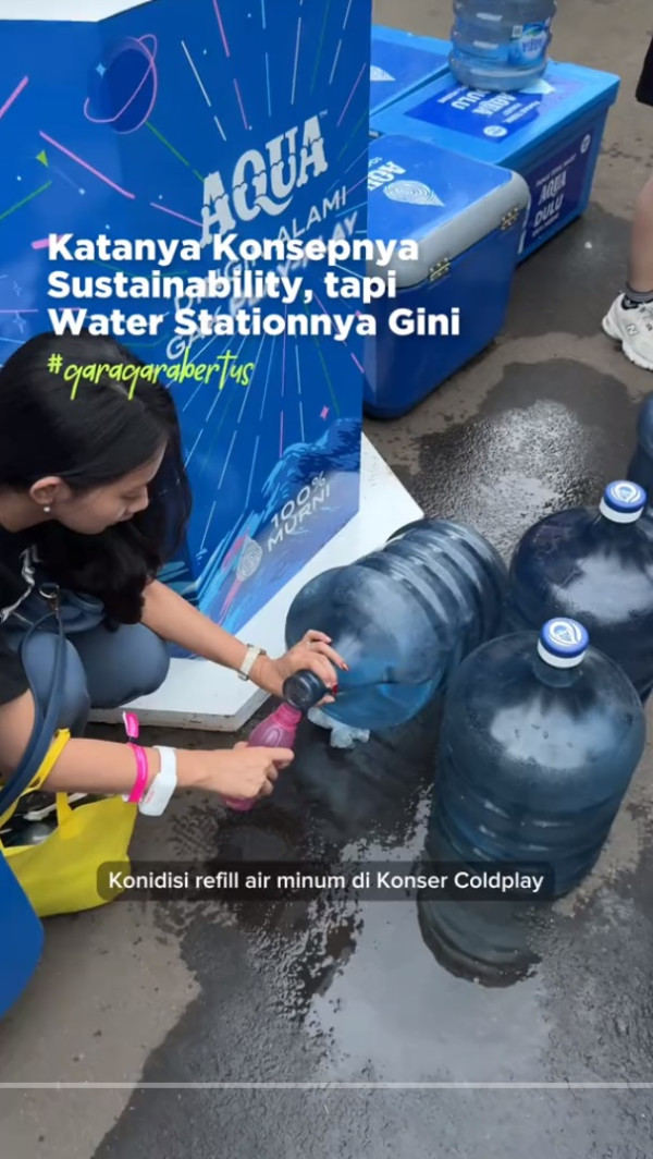 Viral! Tempat Isi Ulang Air di Konser Coldplay Jakarta Bikin Penonton Kesal