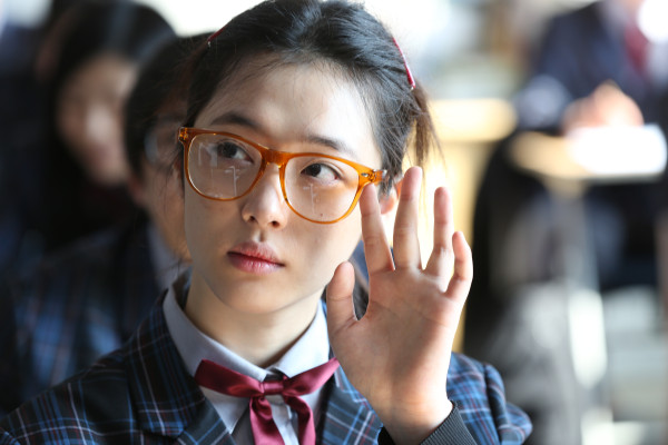 Daftar Film dan Drama Korea yang Dibintangi Sulli, dari Romantis hingga Action