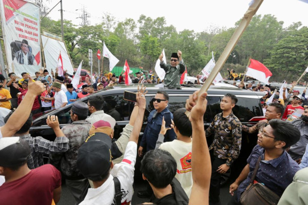 Mahfud MD Pulang Kampung ke Pulau Madura, Disambut Ribuan Warga