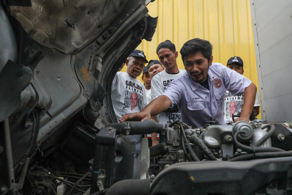 Cegah Kecelakaan, Relawan Ganjar Edukasi Safety Driving ke Sopir Truk di Jakarta Timur