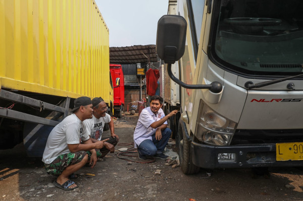 Cegah Kecelakaan, Relawan Ganjar Edukasi Safety Driving ke Sopir Truk di Jakarta Timur