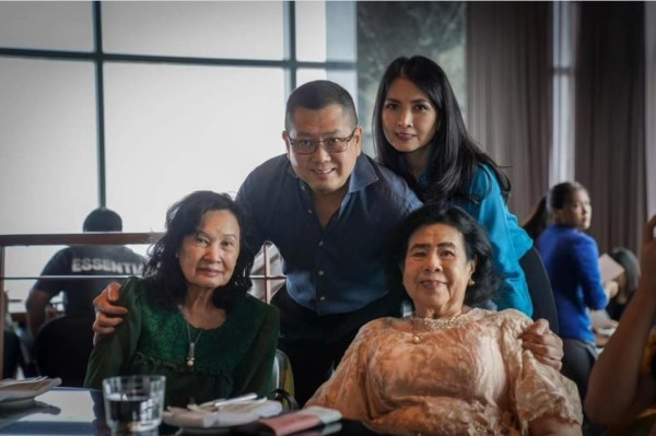 Perayaan Ulang Tahun Ibunda Hary Tanoe