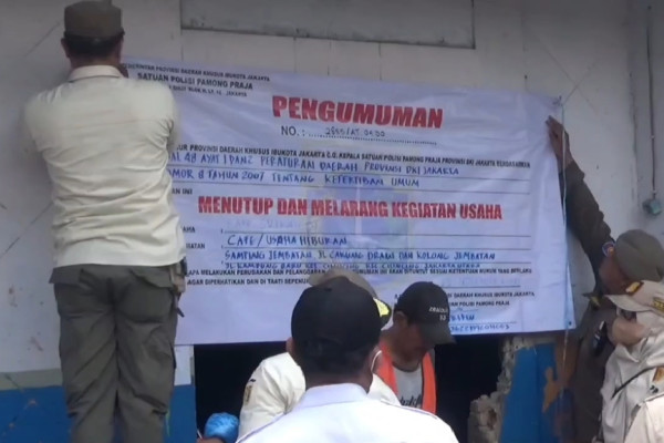 Ratusan Petugas Gabungan Bongkar Puluhan Kafe Remang-remang di Cilincing