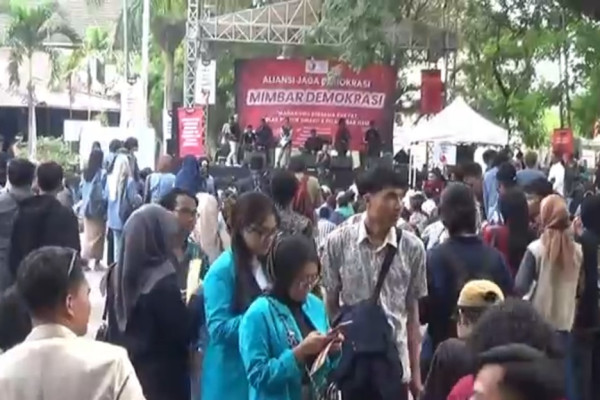 Ribuan Mahasiswa Yogyakarta Bergerak, Gelar Mimbar Demokrasi di ISI Tolak Politik Dinasti