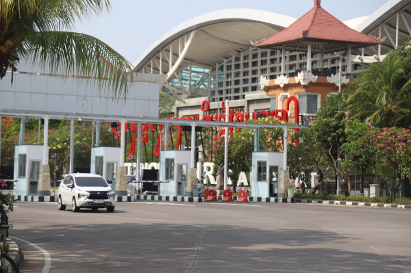Imbau Pengguna Jasa Gunakan Kartu Uang Elektronik, Bandara Ngurah Rai Lakukan Langkah Familiarisasi
