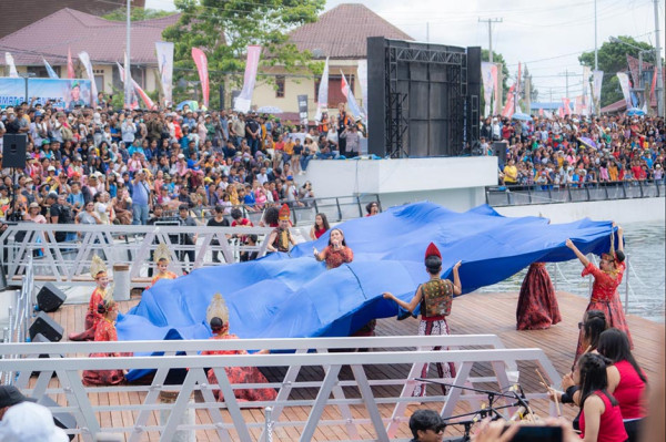 Puluhan Ribu Meriahkan Pesta Rakyat Danau Toba dan Aquabike Jetski World Championship di Samosir