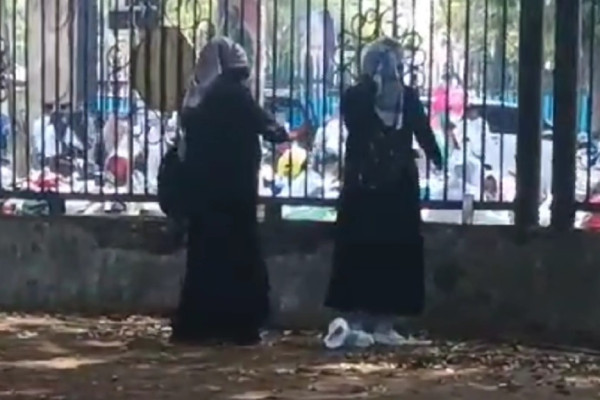 2 Emak-emak di Bangkalan Viral, Terekam Asyik Joget Seksi saat Aksi Solidaritas Palestina