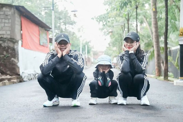 3 Fakta Istri Baru Dedi Mulyadi yang Cantik dan Terlihat Masih Muda