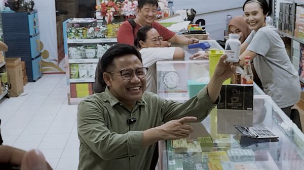 Cak Imin Kampanye di Glodok: Lepas 99 Burung Pipit hingga Beli Vitamin