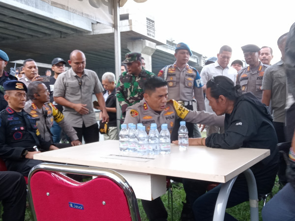Demo Buruh di Pintu Tol Cibitung Bekasi Akhirnya Bubar, Akses Jalan Kembali Dibuka
