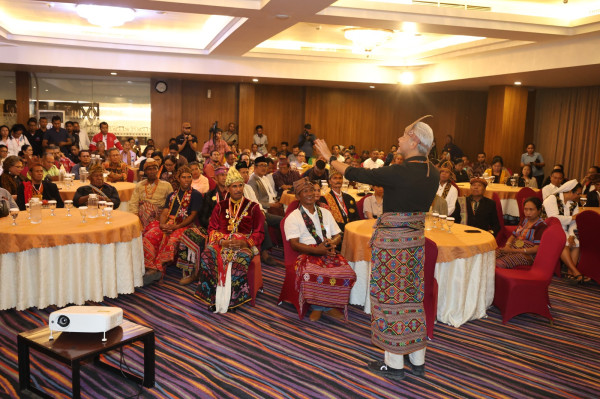 Bahas Kebinekaan Bareng Tokoh Adat NTT, Ganjar Ajak Hidupkan dan Perbanyak Balai Budaya