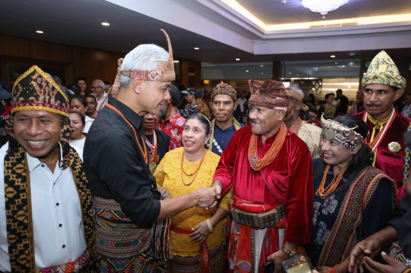Bahas Kebinekaan Bareng Tokoh Adat NTT, Ganjar Ajak Hidupkan dan Perbanyak Balai Budaya