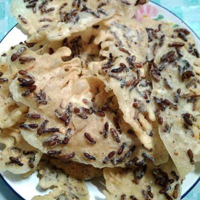 6 Makanan Khas Indonesia Terbuat dari Serangga, Berani Mencobanya?
