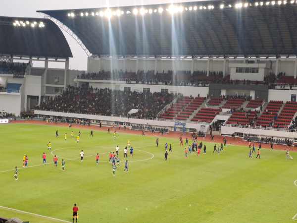 Breaking News: Kerusuhan Suporter Nodai Laga PSIS vs PSS di Stadion Jatidiri