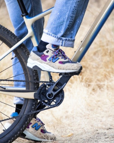 Terinspirasi Tren Mountain Biking, Levi's-New Balance Kolaborasi Hadirkan Footwear Collection