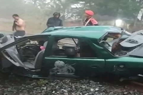 Mobil Sedan Tabrakan dengan KA Kuala Stabas di Lampung Utara, 3 Orang Tewas