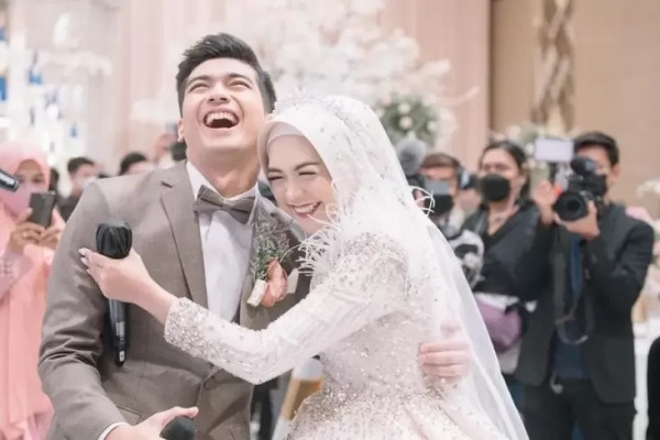 Tepis Isu Cerai dengan Teuku Ryan, Ria Ricis Belanja Bareng Mertua