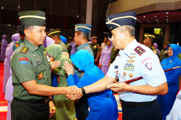 Selamat! 37 Perwira Tinggi TNI Naik Pangkat