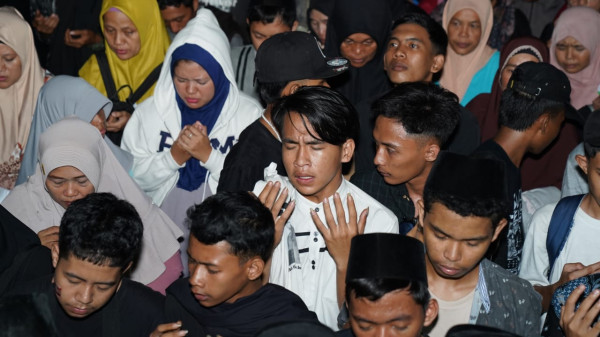 Ribuan Warga Banyumas Bareng Gus Ali Gondrong Doakan Ganjar-Mahfud Menang Pilpres 2024