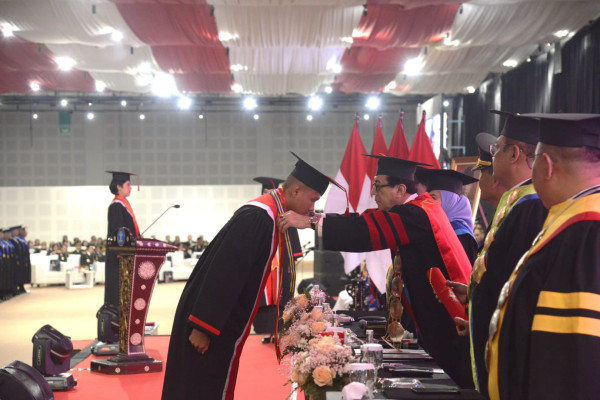 Wisuda Poltekip dan Poltekim, Yasonna Laoly: Tinggalkan Kultur Feodal dalam Pelayanan Publik