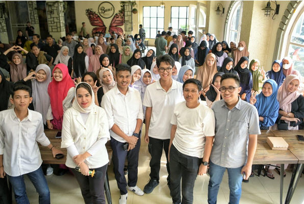 Tekankan Sektor Pendidikan, Alam Ganjar Ajak Generasi Muda Bone Tingkatkan Soft Skill
