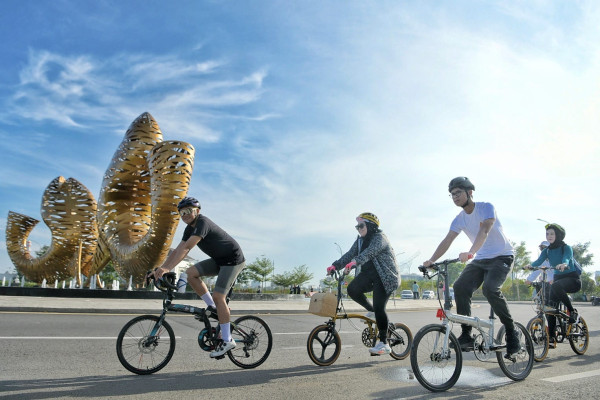 Gowes Bareng Komunitas Sepeda Makassar, Alam Ganjar: Olahraga Pacu SDM Unggul