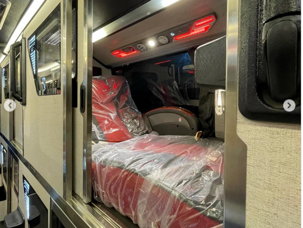 PO MTrans Rilis Bus Sleeper Baru, Isinya Bak Rumah Berjalan