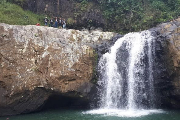 Pesona Curug Dengdeng, Surga Tersembunyi di Cisompet Garut