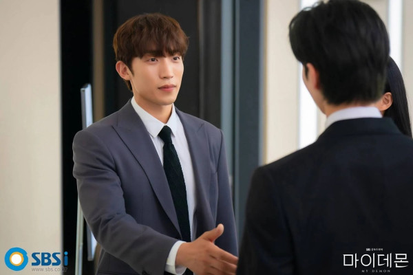 7 Drama Korea Terpopuler Lee Sang-Yi, Terbaru My Demon