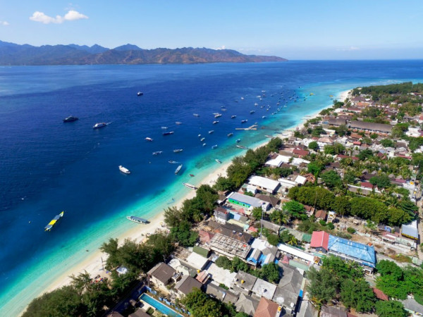 10 Tempat Wisata Indonesia yang Pernah Dikunjungi Artis Korea, Jin BTS Sambangi Pulau Mahoro