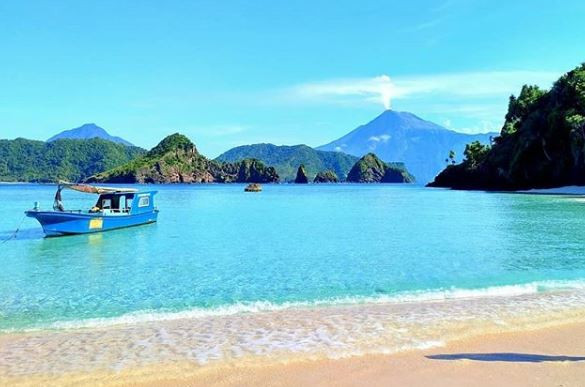 10 Tempat Wisata Indonesia yang Pernah Dikunjungi Artis Korea, Jin BTS Sambangi Pulau Mahoro