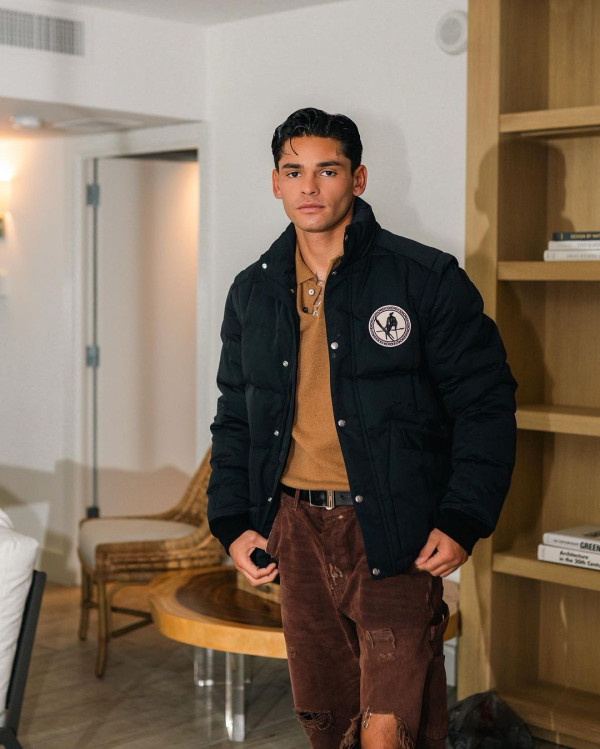 5 Potret Ryan Garcia Jadi Model Zara, Brand Fashion Internasional yang Hina Palestina