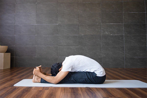 5 Gerakan Yoga Ini Mampu Redakan Sakit Asam Lambung