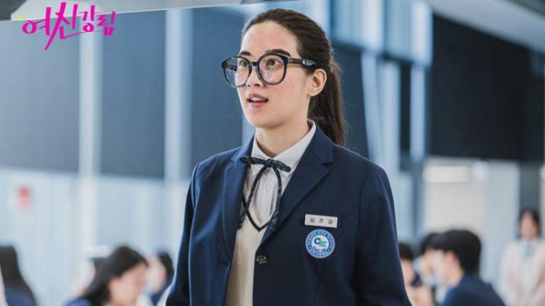 5 Drama Korea Terbaik dengan Karakter Utama Murid Pindahan