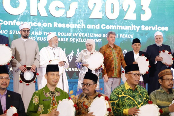 Buka Konferensi ICORCS 2023, Gubernur Khofifah: Gaungkan Penguatan Studi Islam