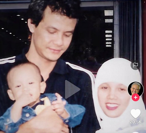 Viral! Foto Lawas Ganjar Pranowo yang Disebut Netizen Mirip John Mayer