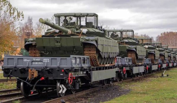 Rusia Produksi 100 Tank T-80 BVM Baru, Dilengkapi Penarget Laser dan Sangkar Penangkal Drone