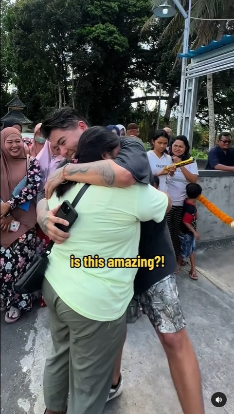 Viral! Penjual Donat di Bali Dapat Hadiah Rumah dari Bule usai Beri Makan Gratis