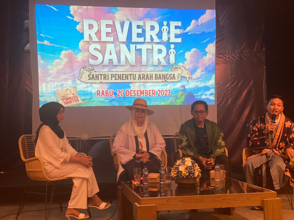 Reverie Santri Deklarasikan Yenny Wahid Jadi Yonkou Santri dan Dukung Ganjar-Mahfud