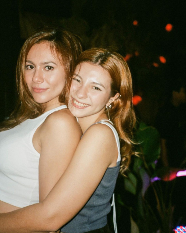 Deretan Artis Terkenal yang Dekat dengan sang Ibu, dari El Rumi hingga Maudy Ayunda
