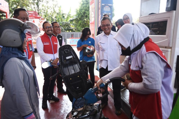 Optimalkan Layanan Jelang Nataru 2024, Menteri ESDM Apresiasi Pertamina