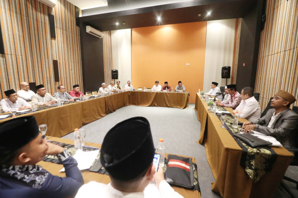 Mahfud MD Bareng HT Silaturahmi ke Kiai-kiai Probolinggo