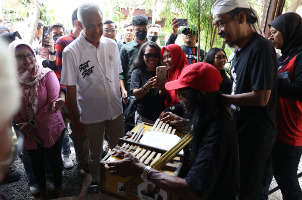 Ini Lirik Lagu Ciptaan Musisi Jalanan untuk Ganjar, Ora Iso Milih Liyane