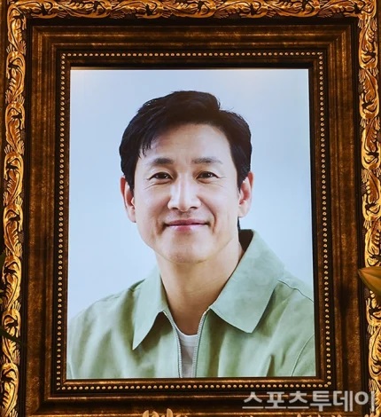 Ini Isi Surat Wasiat Lee Sun Kyun untuk Istri dan Agensi