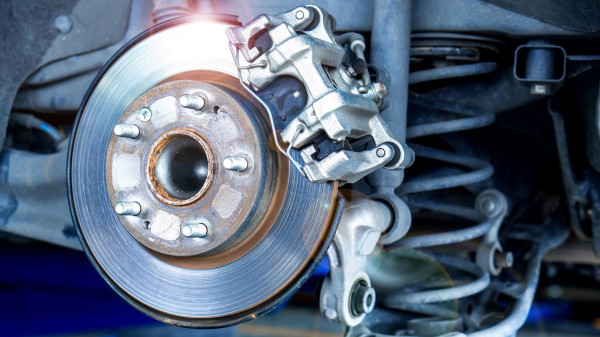 Mengenal Sistem Disc Brake di Kendaraan: Fungsi, Komponen, Penyebab Karat, dan Solusinya